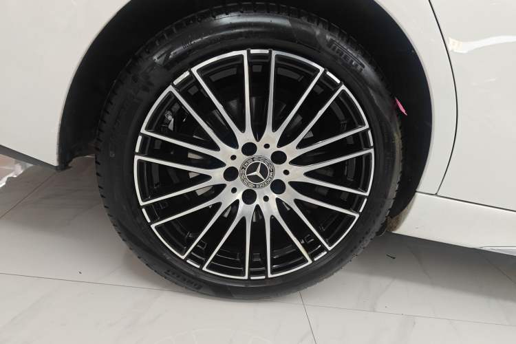 Used Mercedes-Benz C-Class 2025 C 260 L Sport Edition Right Rear Wheel Hub