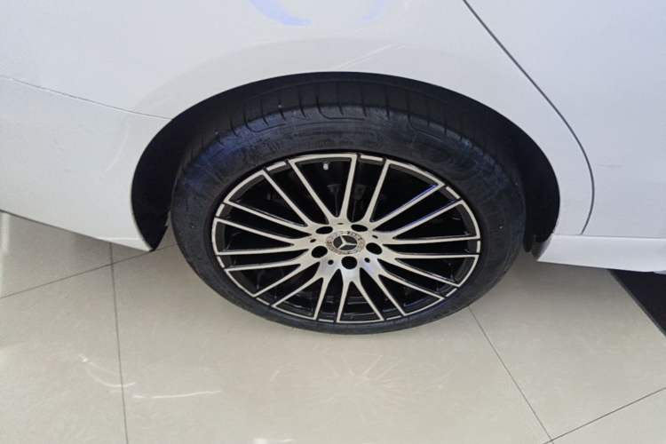 Used Mercedes-Benz C-Class 2025 Facelift C 260 L Sport Edition Right Rear Wheel Hub