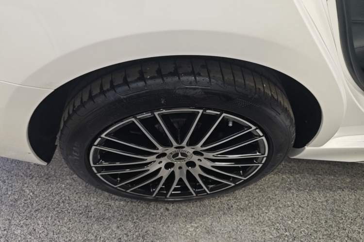 Used Mercedes-Benz C-Class 2025 C 260 L Sport Edition Right Rear Wheel Hub