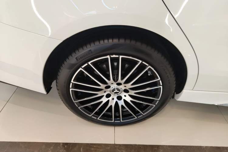 Used Mercedes-Benz C-Class 2025 Facelift C 260 L Sport Edition Right Rear Wheel Hub