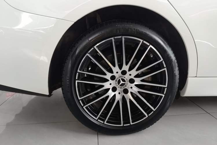 Used Mercedes-Benz C-Class 2025 Facelift C 260 L Sport Edition Right Rear Wheel Hub