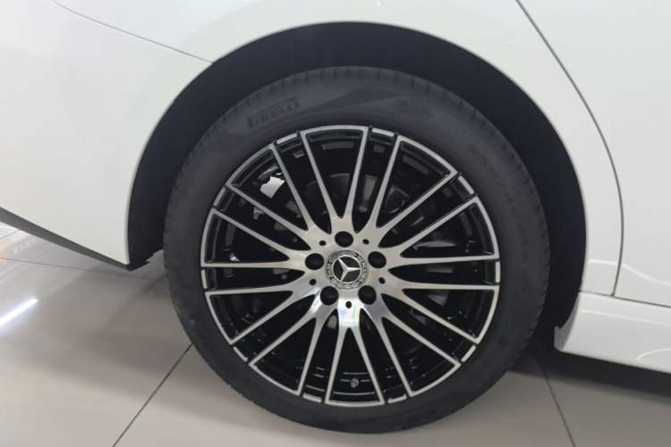 Used Mercedes-Benz C-Class 2025 Facelift C 260 L Sport Edition Right Rear Wheel Hub