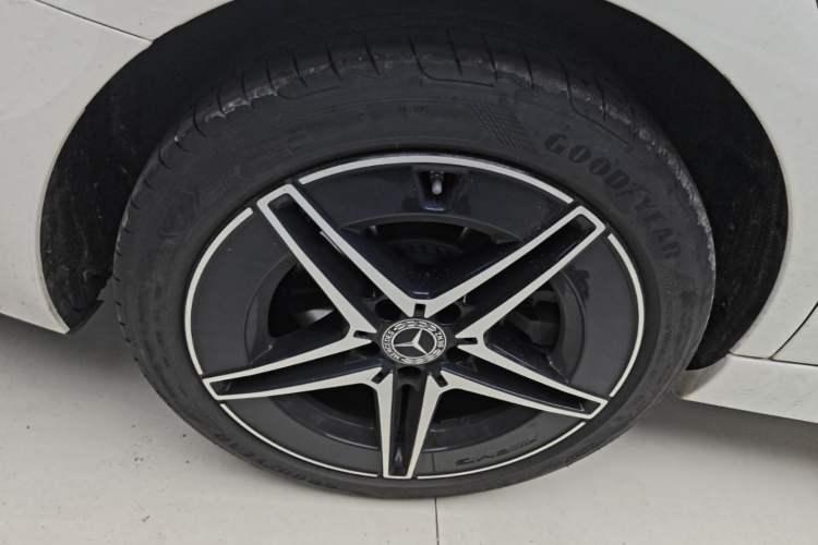 Used Mercedes-Benz C-Class 2025 C 260 L Obsidian Night Sport Edition Right Rear Wheel Hub