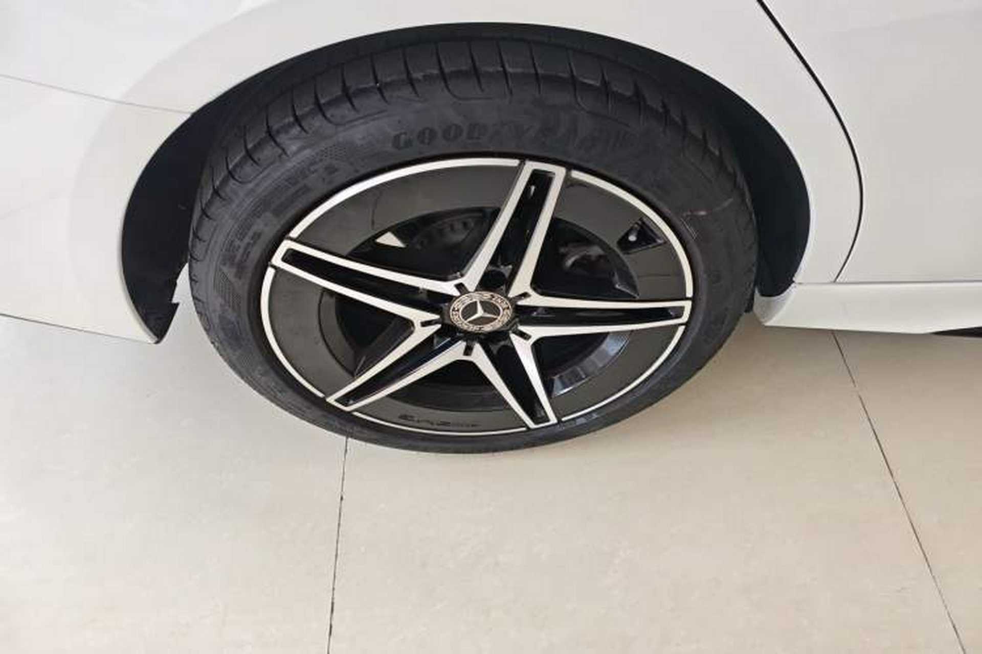 Used Mercedes-Benz C-Class 2025 C 260 L Obsidian Night Sport Edition Right Rear Wheel Hub