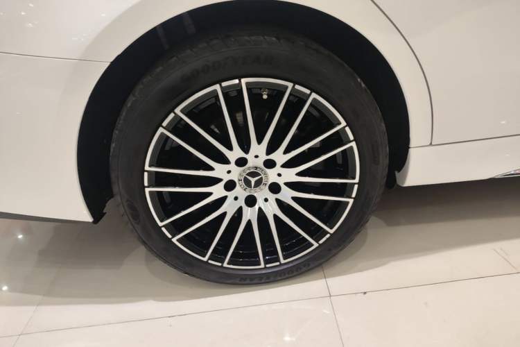 Used Mercedes-Benz C-Class 2025 C 260 L Sport Edition Right Rear Wheel Hub