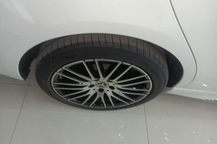 Used Mercedes-Benz C-Class 2025 Facelift C 260 L Sport Edition Right Rear Wheel Hub