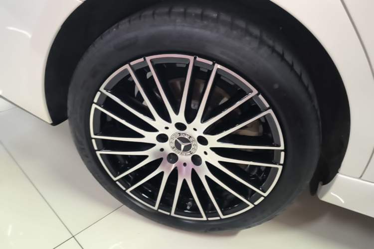 Used Mercedes-Benz C-Class 2025 C 260 L Sport Edition Right Rear Wheel Hub