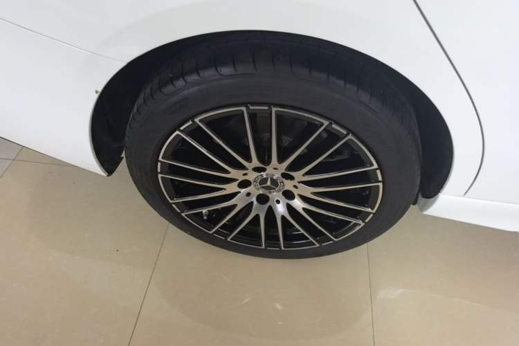 Used Mercedes-Benz C-Class 2025 Facelift C 260 L Sport Edition Right Rear Wheel Hub