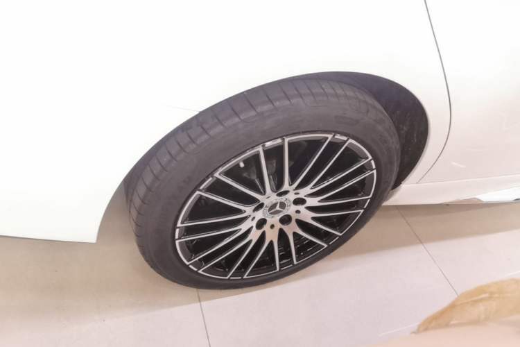 Used Mercedes-Benz C-Class 2025 Facelift C 260 L Sport Edition Right Rear Wheel Hub
