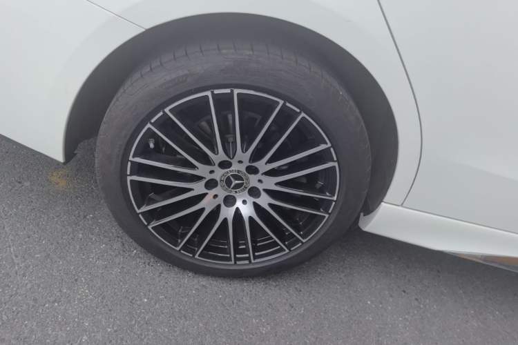 Used Mercedes-Benz C-Class 2025 C 260 L Sport Edition Right Rear Wheel Hub