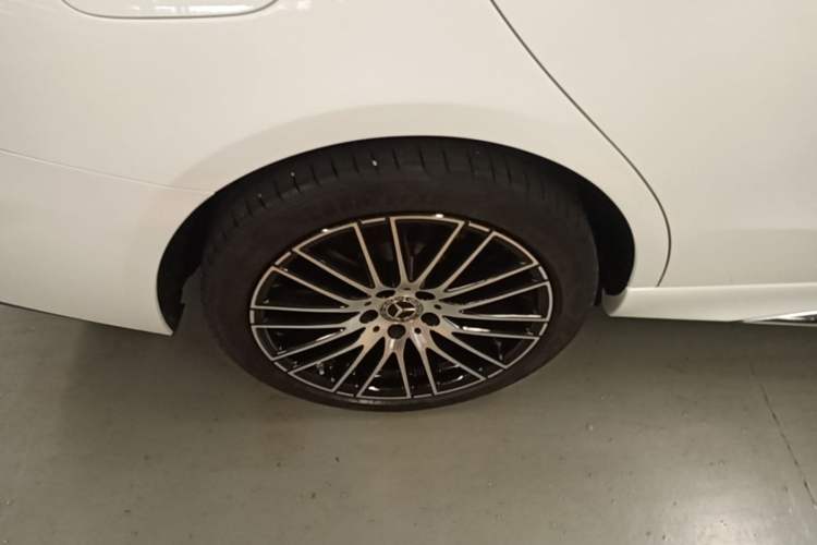 Used Mercedes-Benz C-Class 2025 Facelift C 260 L Sport Edition Right Rear Wheel Hub