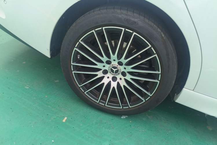 Used Mercedes-Benz C-Class 2025 Facelift C 260 L Sport Edition Right Rear Wheel Hub