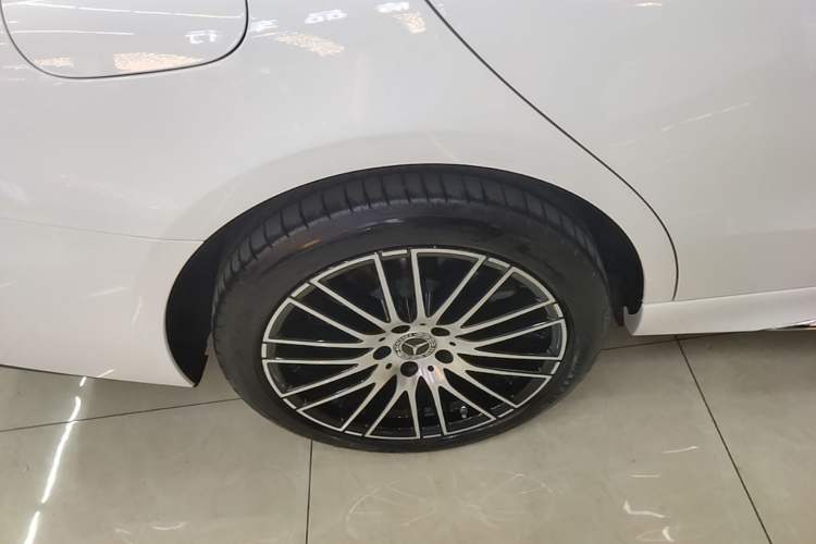 Used Mercedes-Benz C-Class 2025 Facelift C 260 L Sport Edition Right Rear Wheel Hub
