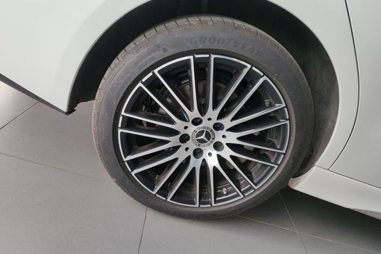 Used Mercedes-Benz C-Class 2025 C 260 L Sport Edition Right Rear Wheel Hub