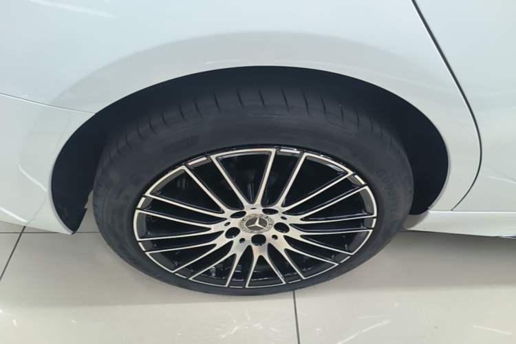 Used Mercedes-Benz C-Class 2025 Facelift C 260 L Sport Edition Right Rear Wheel Hub