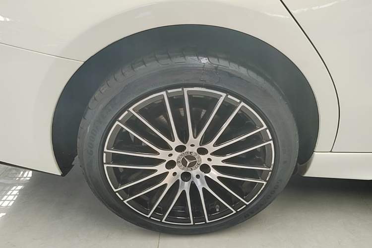 Used Mercedes-Benz C-Class 2025 C 260 L Sport Edition Right Rear Wheel Hub