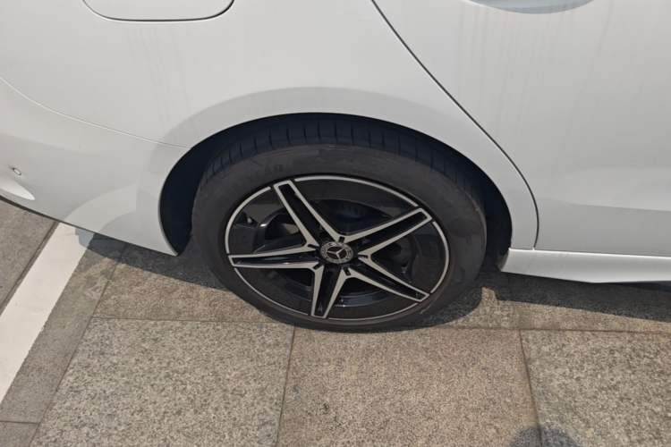 Used Mercedes-Benz C-Class 2025 C 260 L Obsidian Night Sport Edition Right Rear Wheel Hub