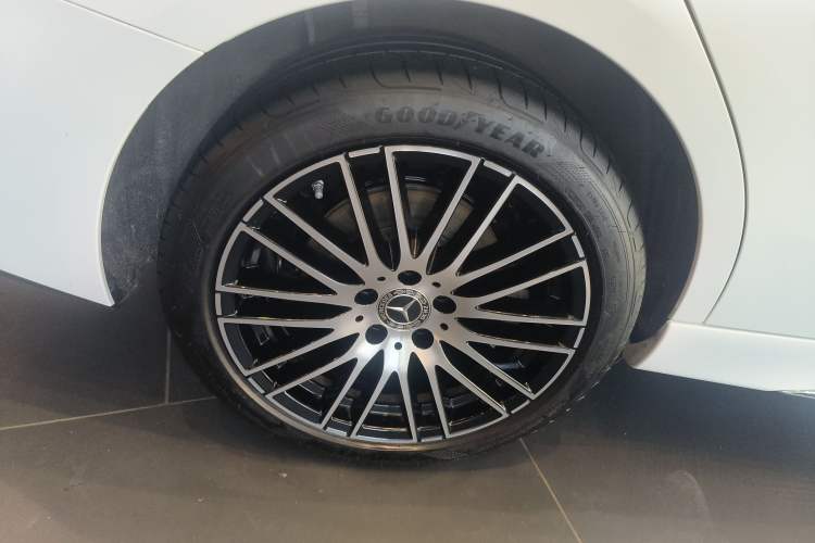 Used Mercedes-Benz C-Class 2025 Facelift C 260 L Sport Edition Right Rear Wheel Hub