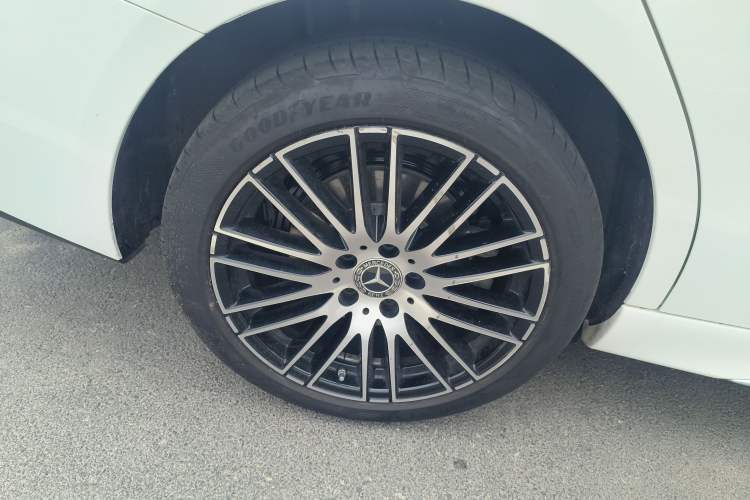 Used Mercedes-Benz C-Class 2025 Facelift C 260 L Sport Edition Right Rear Wheel Hub