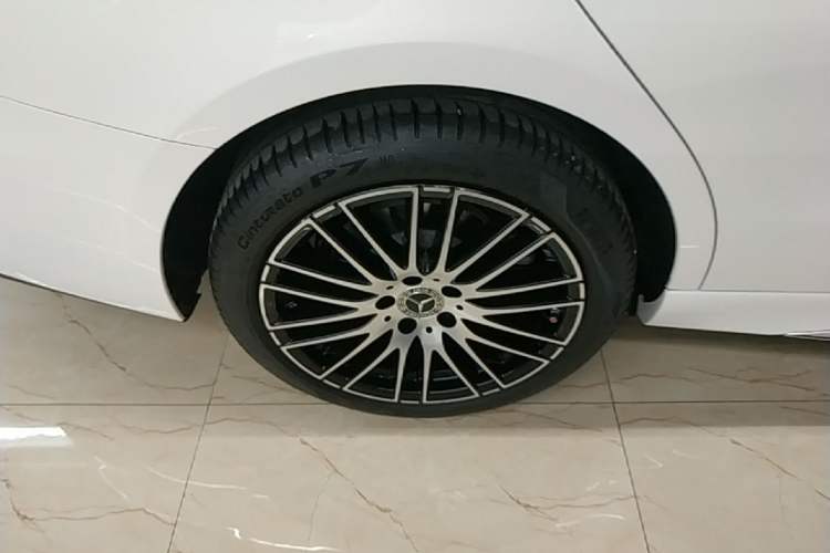 Used Mercedes-Benz C-Class 2025 Facelift C 260 L Sport Edition Right Rear Wheel Hub