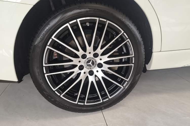 Used Mercedes-Benz C-Class 2025 Facelift C 260 L Sport Edition Right Rear Wheel Hub