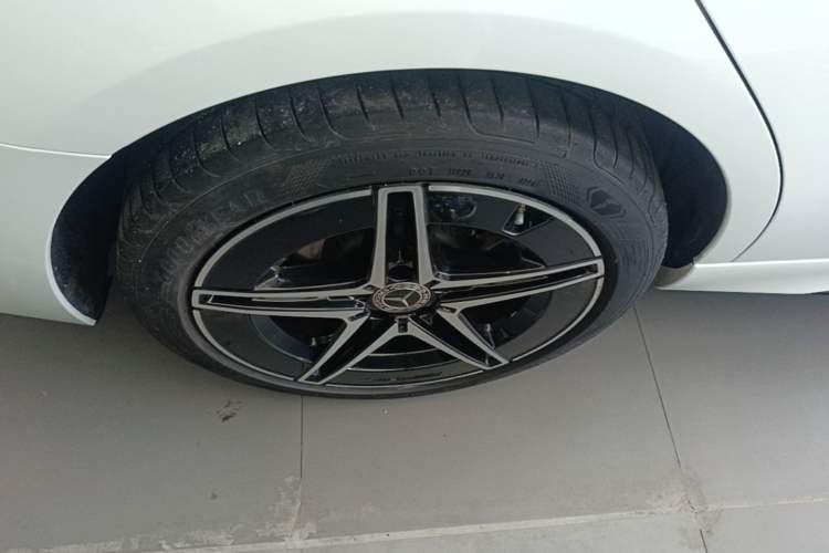 Used Mercedes-Benz C-Class 2025 C 260 L Obsidian Night Sport Edition Right Rear Wheel Hub