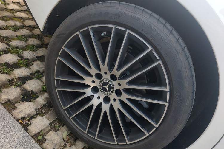 Used Mercedes-Benz C-Class 2025 Facelift C 260 L Sport Edition Right Rear Wheel Hub