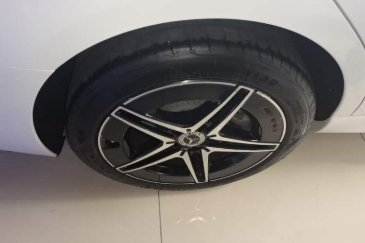 Used Mercedes-Benz C-Class 2025 C 260 L Obsidian Night Sport Edition Right Rear Wheel Hub