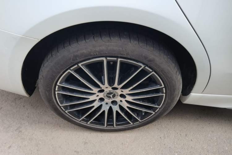 Used Mercedes-Benz C-Class 2025 Facelift C 260 L Sport Edition Right Rear Wheel Hub