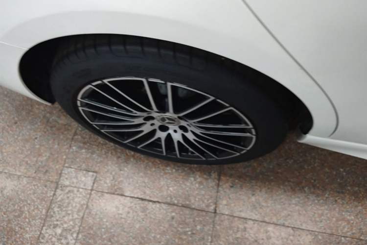 Used Mercedes-Benz C-Class 2025 C 260 L Sport Edition Right Rear Wheel Hub