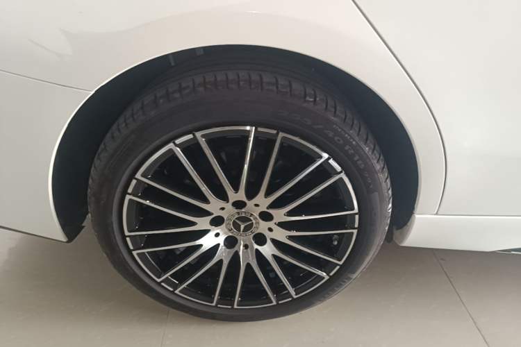Used Mercedes-Benz C-Class 2025 C 260 L Sport Edition Right Rear Wheel Hub