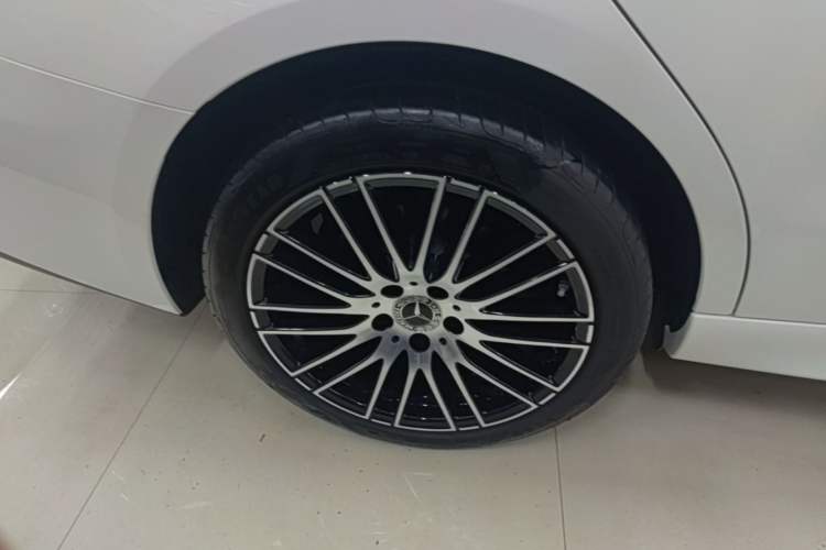 Used Mercedes-Benz C-Class 2025 Facelift C 260 L Sport Edition Right Rear Wheel Hub