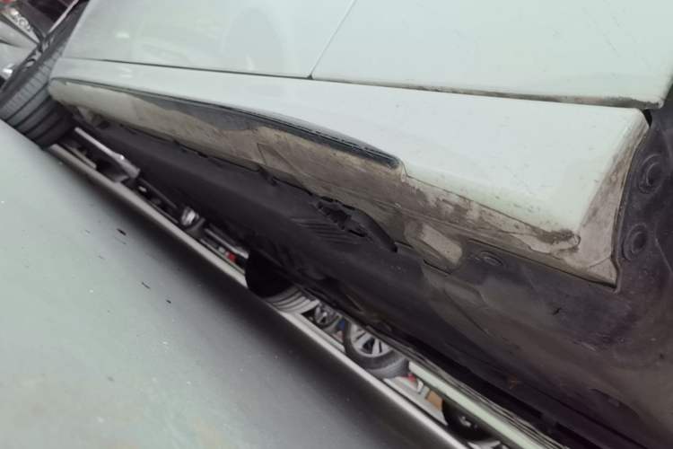 Used Mercedes-Benz C-Class 2025 C 260 L Sport Edition Right Side Sill