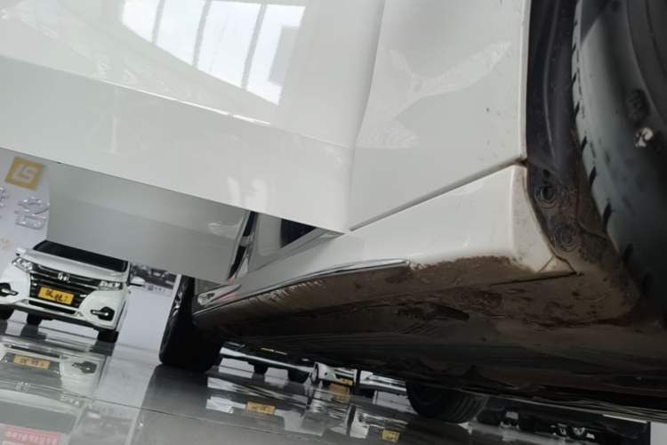 Used Mercedes-Benz C-Class 2025 Facelift C 260 L Sport Edition Right Side Sill