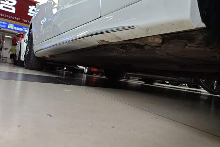 Used Mercedes-Benz C-Class 2025 Facelift C 260 L Sport Edition Right Side Sill