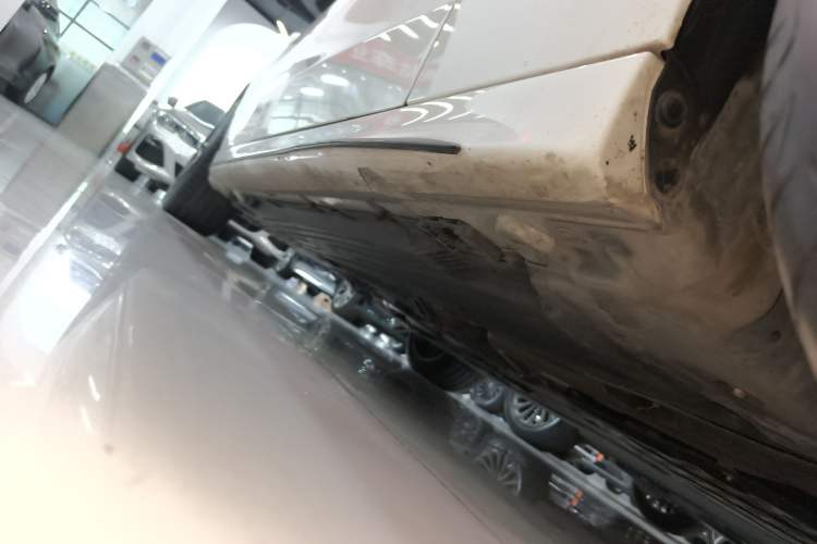Used Mercedes-Benz C-Class 2025 C 260 L Obsidian Night Sport Edition Right Side Sill