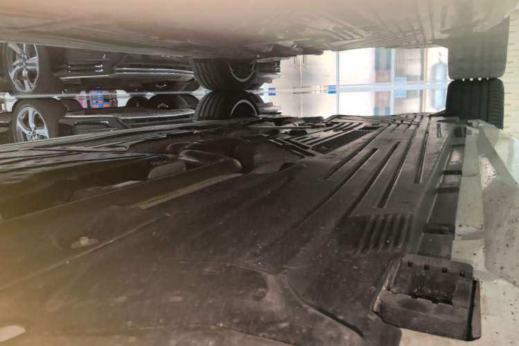 Used Mercedes-Benz C-Class 2025 Facelift C 260 L Sport Edition Right Side Sill