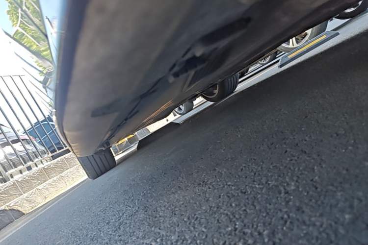 Used Mercedes-Benz C-Class 2025 C 260 L Obsidian Night Sport Edition Right Side Sill