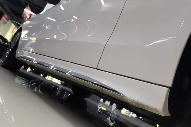 Used Mercedes-Benz C-Class 2025 C 260 L Sport Edition Right Side Sill