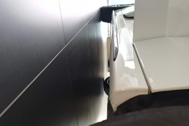 Used Mercedes-Benz C-Class 2025 C 260 L Obsidian Night Sport Edition Right Side Sill
