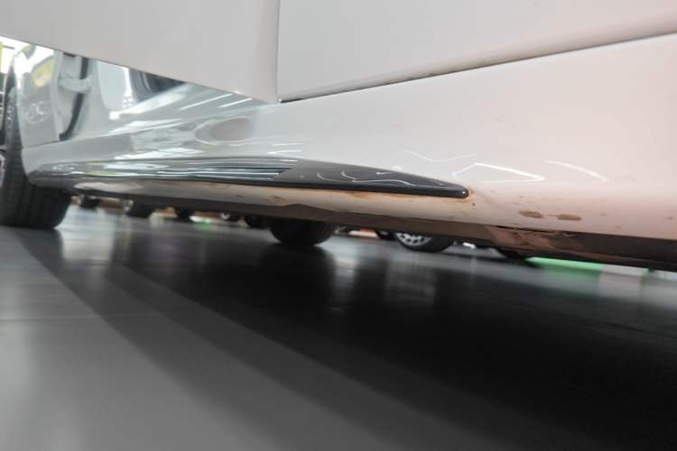 Used Mercedes-Benz C-Class 2025 C 260 L Obsidian Night Sport Edition Right Side Sill