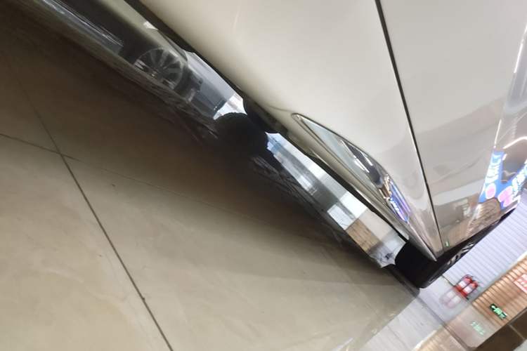 Used Mercedes-Benz C-Class 2025 Facelift C 260 L Sport Edition Right Side Sill