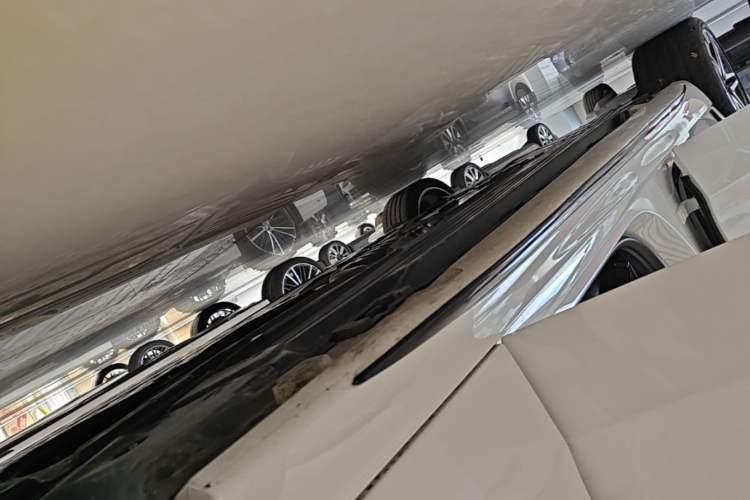 Used Mercedes-Benz C-Class 2025 C 260 L Obsidian Night Sport Edition Right Side Sill