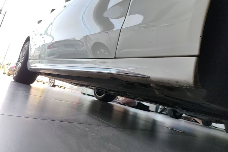 Used Mercedes-Benz C-Class 2025 C 260 L Sport Edition Right Side Sill
