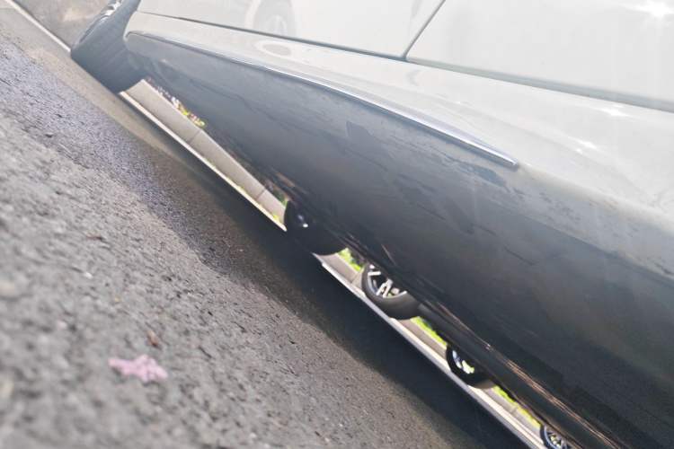 Used Mercedes-Benz C-Class 2025 C 260 L Sport Edition Right Side Sill
