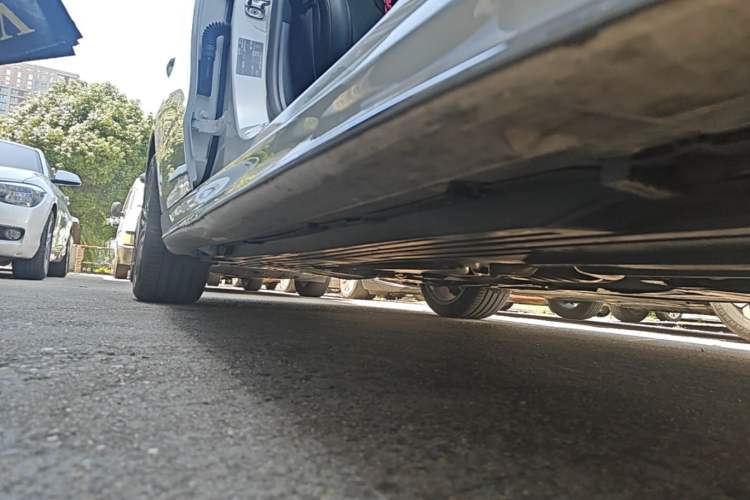 Used Mercedes-Benz C-Class 2025 C 260 L Sport Edition Right Side Sill