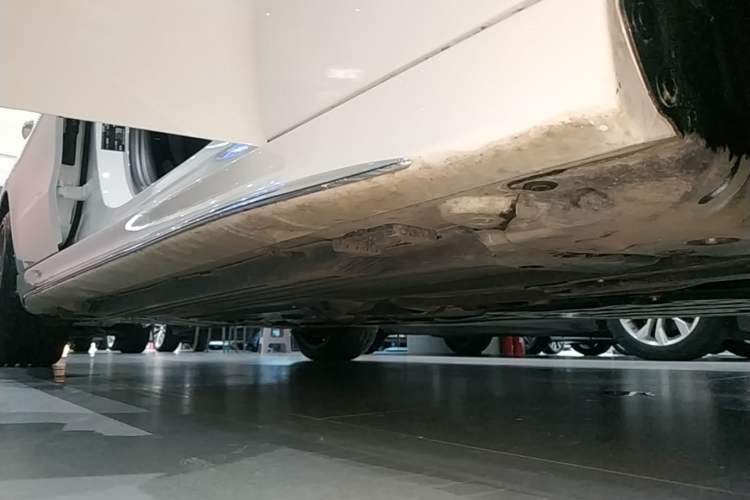 Used Mercedes-Benz C-Class 2025 Facelift C 260 L Sport Edition Right Side Sill