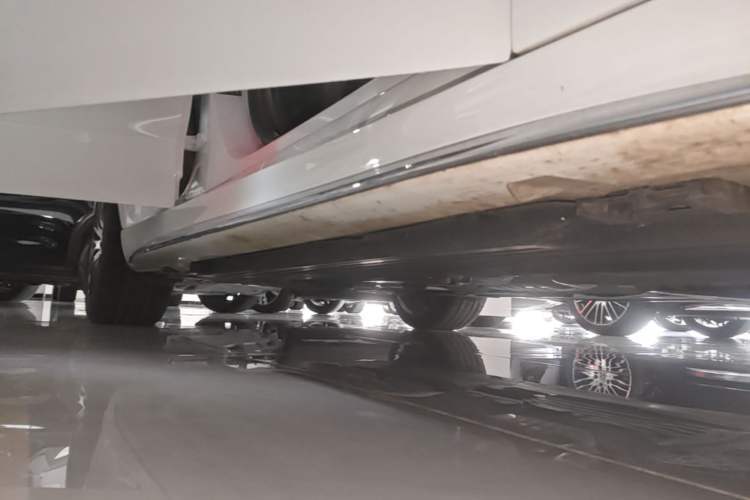 Used Mercedes-Benz C-Class 2025 Facelift C 260 L Sport Edition Right Side Sill