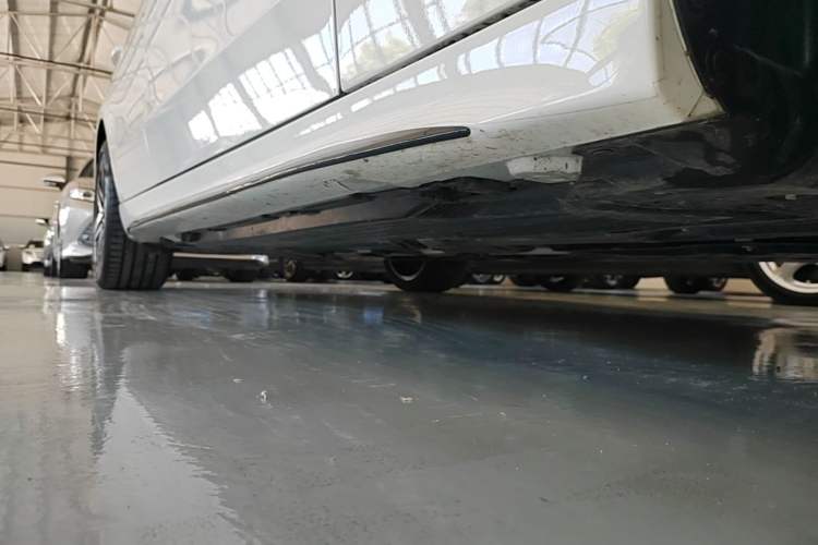 Used Mercedes-Benz C-Class 2025 C 260 L Obsidian Night Sport Edition Right Side Sill