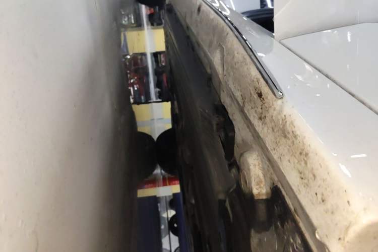 Used Mercedes-Benz C-Class 2025 C 260 L Sport Edition Right Side Sill